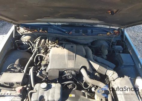 2003 Mercury Grand Marquis Gs из США, поврежденный, VIN 2MEFM74W23X624103